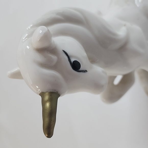 Vintage Porcelain Enesco White and Gold Unicorn Figurines - Picture 9 of 14